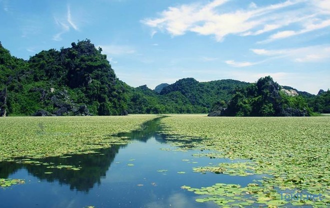 13 ho nuoc noi tieng cua Viet Nam nen den mot lan